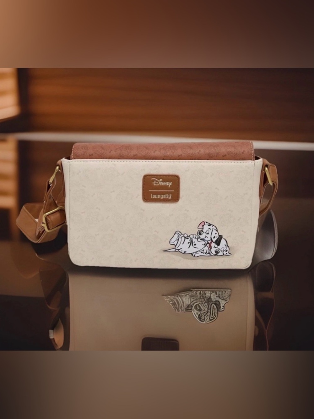 NEW Loungefly Disney 101 DALMATIANS Puppies Dogs Figural Book Crossbody Bag - Picture 3 of 5